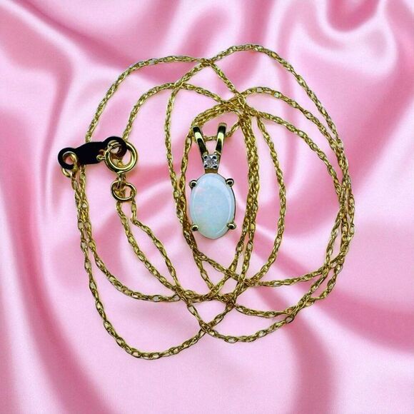 VINTAGE- 10K Gold -Natural Australian Opal & Diamond Necklace 18" -White Opal-1g - Picture 3 of 16